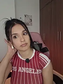 Stripchat Sex Cam of heyshaa