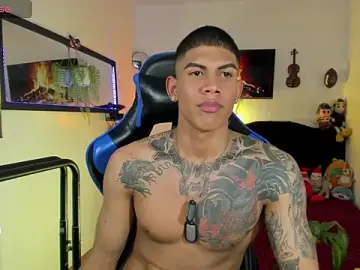 Stripchat Best live sex cam show of Damian_latinxxx