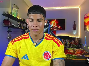 Stripchat Free Porn Cam of Damian_latinxxx