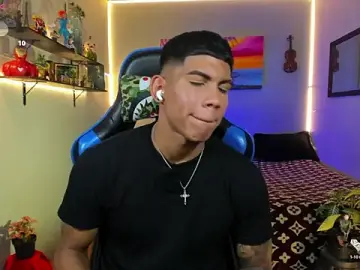 Stripchat Free Porn Cam of Damian_latinxxx