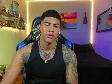 Stripchat Best live sex cam show of Damian_latinxxx