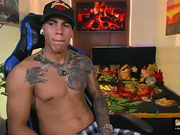 Stripchat Best live sex cam show of Damian_latinxxx