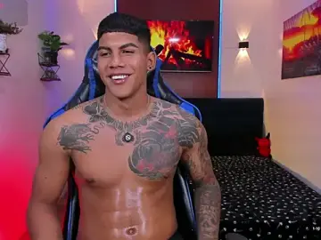 Stripchat Best Webcam of Damian_latinxxx