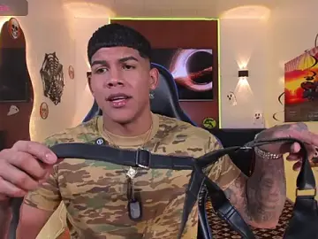 Stripchat Free Porn Cam of Damian_latinxxx