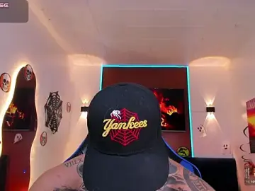 Stripchat Free Porn Cam of Damian_latinxxx