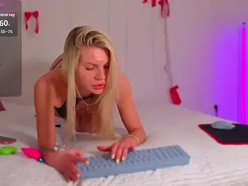 Stripchat Live Sex Cam of Nicole_Hampton