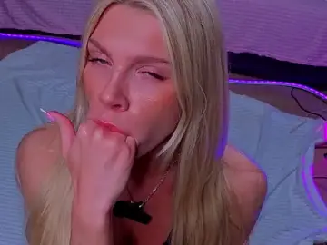 Stripchat Free Porn Cam of Nicole_Hampton