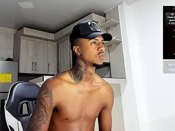 Stripchat Sex Cam of YeremiBrowm