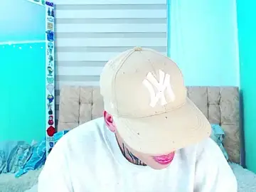 Stripchat Live Sex Cam of _justinmoon2