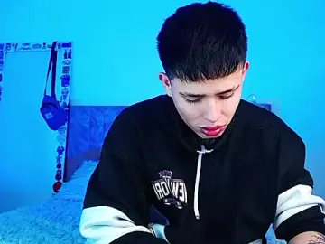 Stripchat Live Sex Cam of _justinmoon2