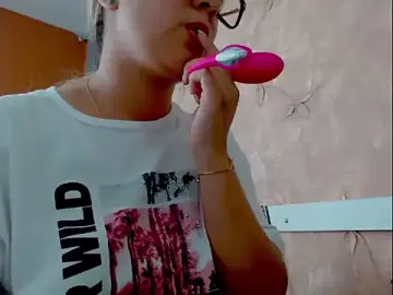 Stripchat Sex Cam of Miabonnett_