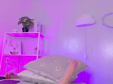 Stripchat Sex Cam of CristalCornner_