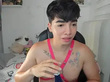 Stripchat Live Sex Cam of santy7v7