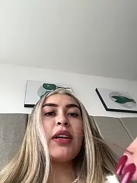 Stripchat Free Porn Cam of emma_oxford