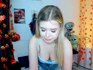 Stripchat Sex Cam of FollowLovee