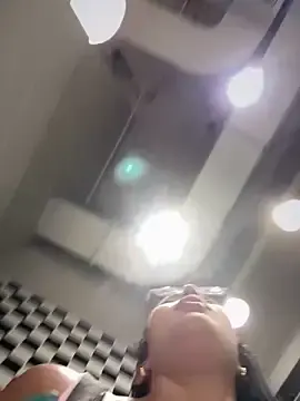 Stripchat Free Porn Cam of SheenaBrooke