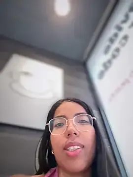 Stripchat Live Sex Cam of SheenaBrooke