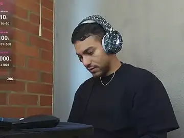 Stripchat Best live sex cam show of Leandro_valenzuela