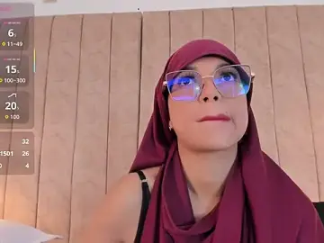 Stripchat Free Porn Cam of naishaa_