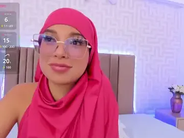 Stripchat Free Porn Cam of naishaa_