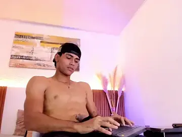 Stripchat Free Porn Cam of zander_2120