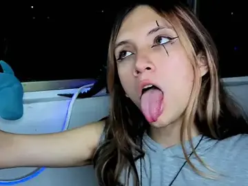 Stripchat Watch Live Sex Cams of Feniix__