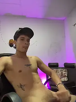 Stripchat Free Porn Cam of cristofer-