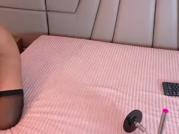 Stripchat Sex Cam of ParanoidTemptaion_