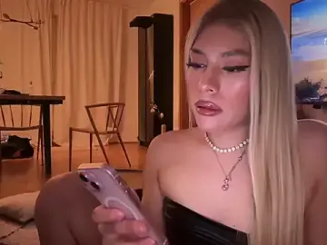 Stripchat Free Live Porn of saray_doll