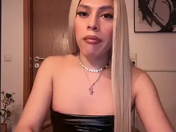 Stripchat Live Porn of saray_doll