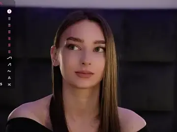 Stripchat Live Sex Cam of GoldieHarrington