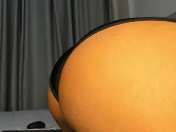 Stripchat Live Sex Cam of thee_sexy_goddess