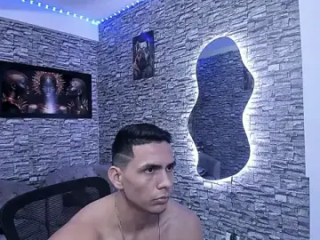 Stripchat Adult Webcams of ChoreyTaiylor