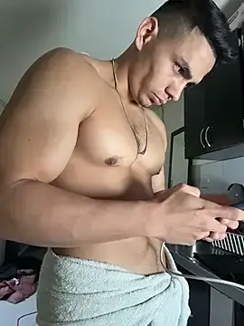Stripchat Sex Cam of ChoreyTaiylor