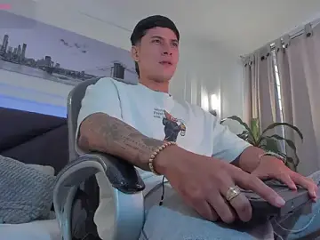 Stripchat Best live sex cam show of Damian23__