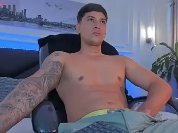 Stripchat Free Porn Cam of Damian23__