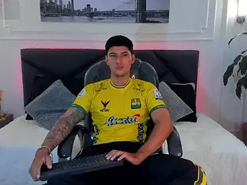 Stripchat Adult Webcams of Damian23__