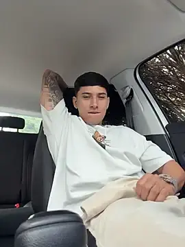 Stripchat Free Porn Cam of Damian23__