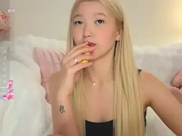 Stripchat Live Sex Cam of milli_sun_