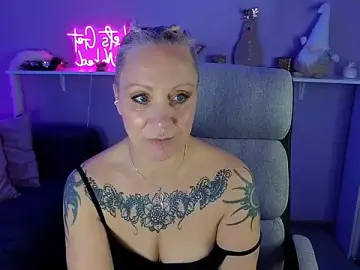 Stripchat Adult Webcams of JaninaSecrets_