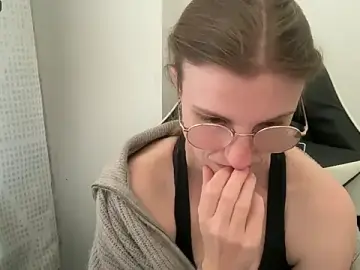 Stripchat Nude Webcam of BustyKellyXXX