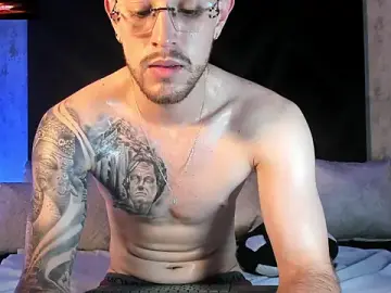 Stripchat Free Porn Cam of CodyWalkerR