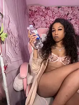 Stripchat Best live sex cam show of mismialove