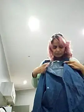 Stripchat Adult Video Chat of DirtySnowball69