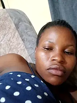 Stripchat Live Sex Cam of yunus_lady5