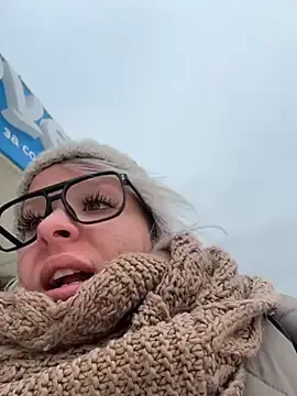 Stripchat Live Sex Cam of LikaCat