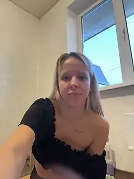 Stripchat Adult Webcam of LikaCat