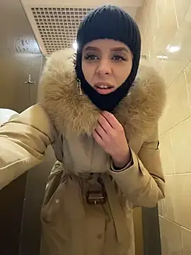 Stripchat Live Sex Cam of LikaCat