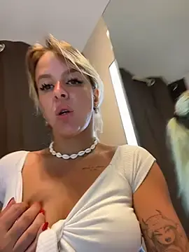 Stripchat Watch Live Sex Cams of LikaCat