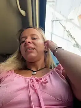 Stripchat Sex Cam of LikaCat